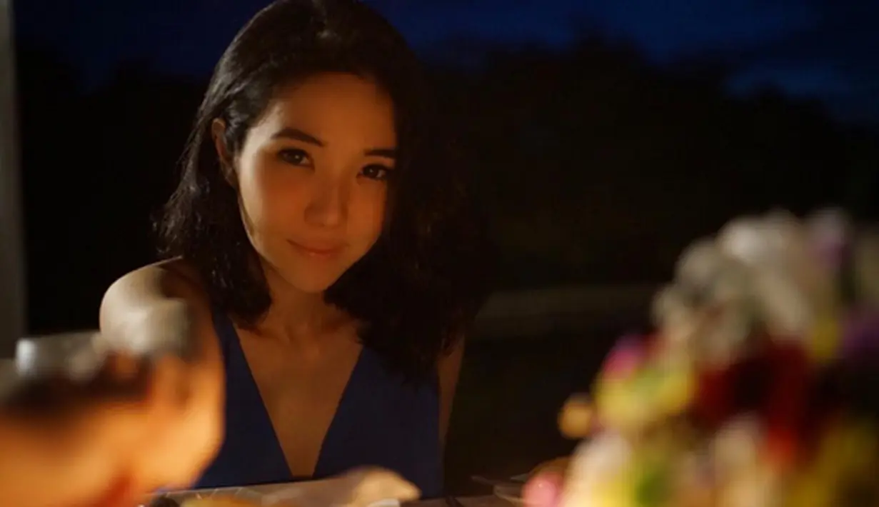 Gisel saat sedang makan malam. (Instagram/@gadiiing)