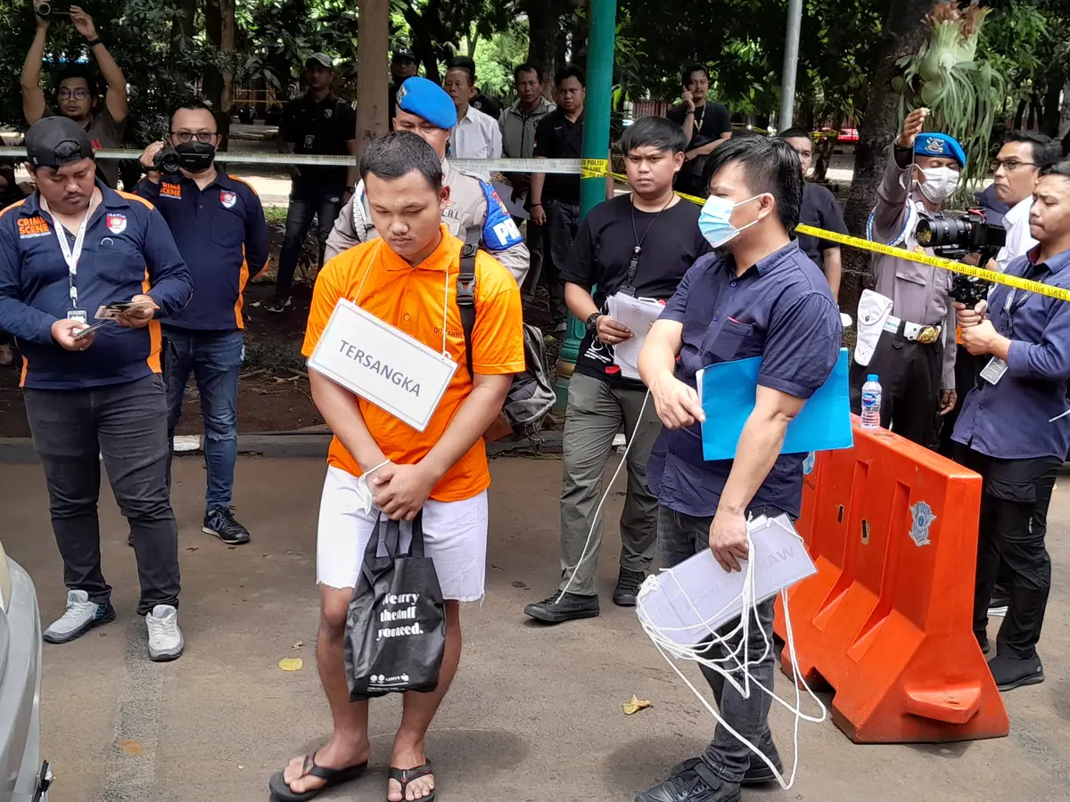 Rekonstruksi Pembunuhan Sopir Taksi Online, Anggota Densus 88 Dua Hari  Keliling Jakarta Cari Target - News Liputan6.com