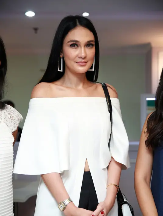 Ide membangun bisnis es krim dan martabak, ide bisnis muncul dari kegemarannya  mengonsumsi makanan tersebut.  (Deki Prayoga/Bintang.com)