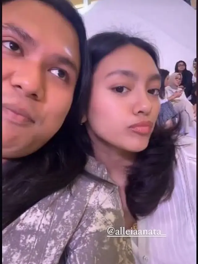 5 Momen Terbaru Pertemanan Alleia Anak Ariel dan Keanu, Nonton Fashion Show Bareng