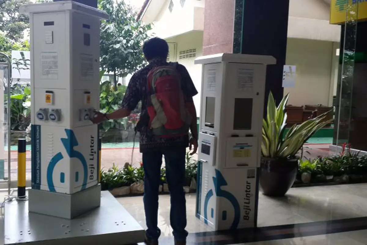 Stasiun Pengisian Lustrik Umum (SPLU) Beji Lintar milik PLN Disjaya.