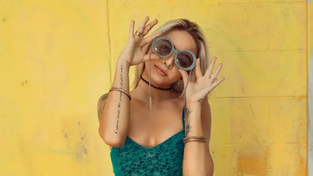 Trend Pick Me Girl