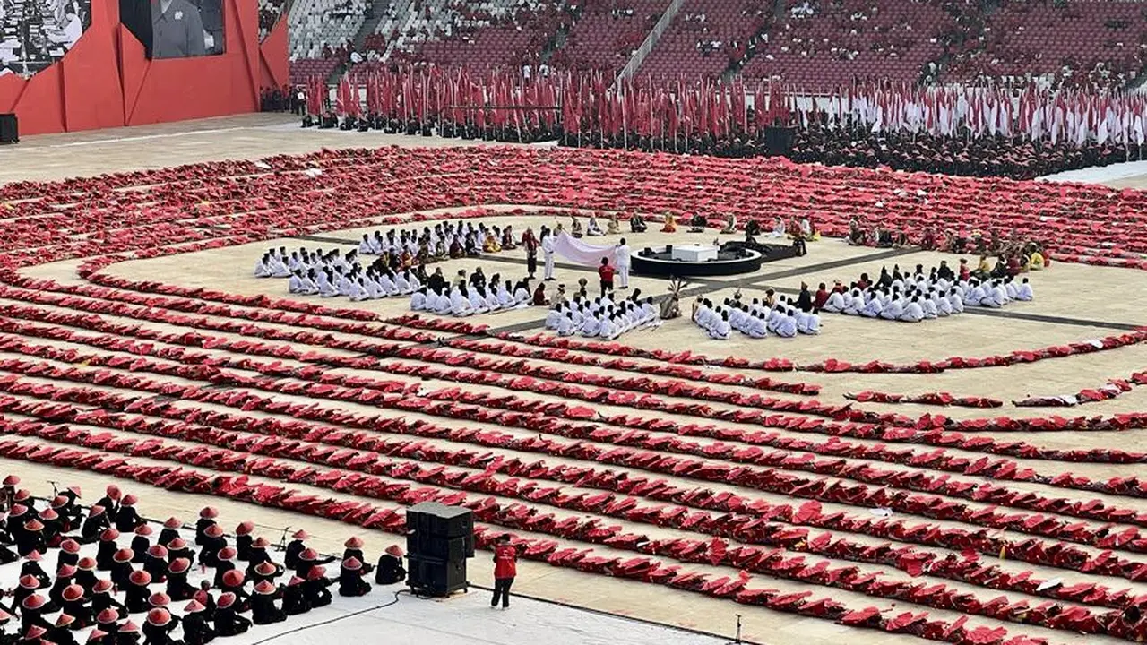 Sebanyak 3.000 penari Kecak Janger yang dilatih Guruh Soekarnoputra memukau seluruh pengunjung di acara Peringatan Puncak Bulan Bung Karno 2023