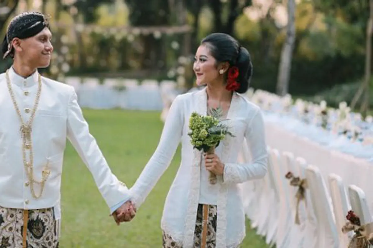 Pernikahan adat jawa/copyright pinterst/http://thebridedept.com
