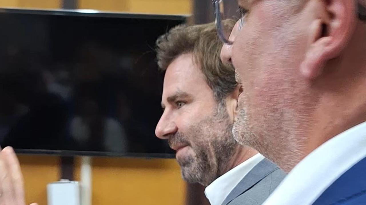 Vice President of Global Policy Apple, Nick Amman bersama sejumlah pejabat lain datang ke Gedung Kementerian Perindustrian untuk membahas investasi Apple di Indonesia. (Liputan6.com/Arief)