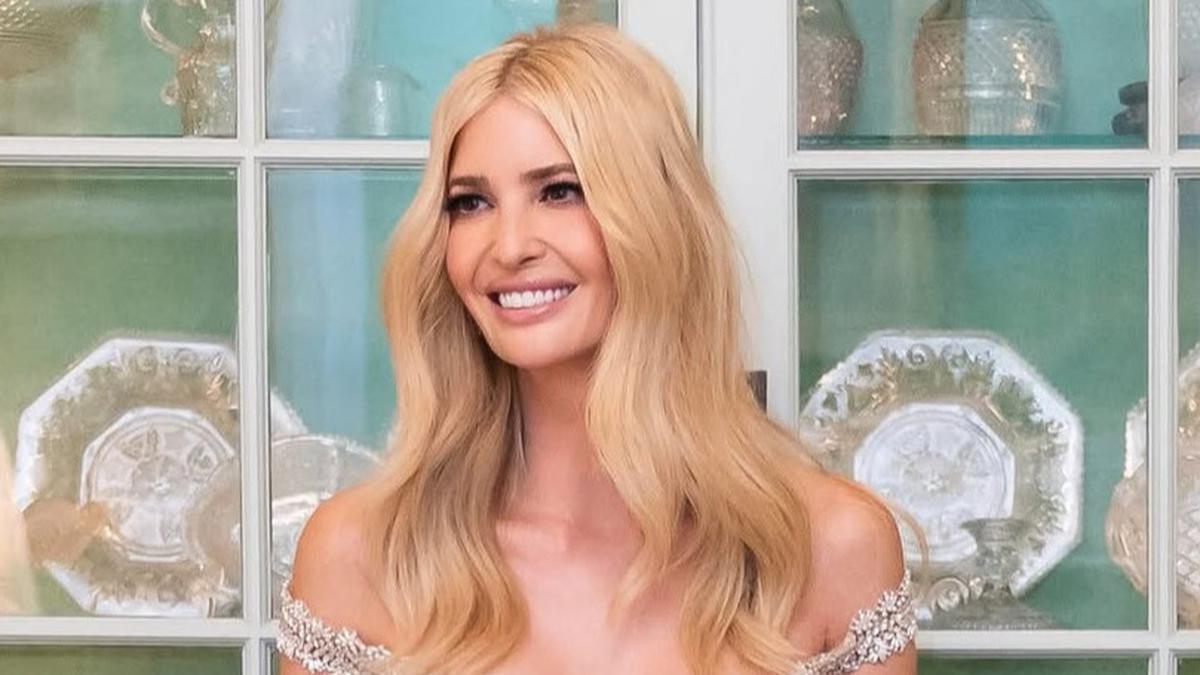 6 Gaya Gemerlap Ivanka Trump Putri Donald Trump, Dibalut Dress Kristal dan Mutiara saat Makan Malam Pelantikan Ayahnya