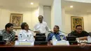 Sejumlah Menteri tampak hadir di rapat terbatas Kantor Presiden, Jakarta, Senin (25/5/2015). Rapat terbatas tersebut membahas antara lain persiapan lebaran, infrastruktur, pertanian, pariwisata, dan sektor perikanan. (Liputan6.com/Faizal Fanani)