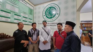 Anggota Khilafatul Muslimin Mengikrarkan Diri Kembali Ke Pangkuan NKRI. (Senin, 21/06/2022). (Dokumentasi FKPT Banten).
