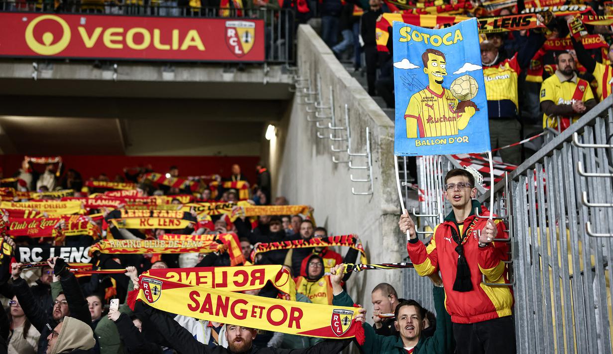 RC Lens tercatat mengoleksi 59 poin atau terpaut dua poin dari Les Parisiens yang masih menyisakan dua pertandingan di liga. (AFP/Sameer Al-Doumy)
