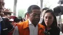 Mantan Menteri Sosial Idrus Marham saat tiba di Gedung KPK, Kamis (8/11). Sebelumnya, Idrus batal diperiksa penyidik Komisi Pemberantasan Korupsi (KPK). (Liputan6.com/Herman Zakharia)