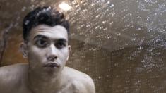 Kiper Borneo FC, Nadeo Argawinata, berpose saat berada di Hotel Sultan, Jakarta, Rabu (18/4/2018). Pemuda 21 tahun ini merupakan penjaga gawang kedua dari Borneo FC. (Bola.com/Vitalis Yogi Trisna)