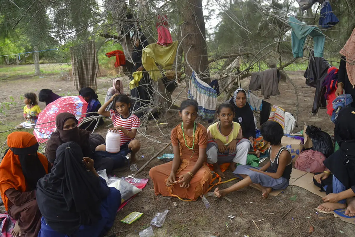 FOTO: 81 Pengungsi Rohingya Terdampar di Pulau Idaman Aceh