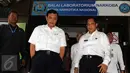 Menkopolhukam Luhut Binsar Pandjaitan ditemani Budi Waseso meninjau Balai Laboratorium Narkoba serta ruang tahanan BNN di Jakarta, Kamis (10/3/2016). Luhut menilai, fasilitas lembaga BNN cukup memprihatinkan. (Liputan6.com/Helmi Afandi)
