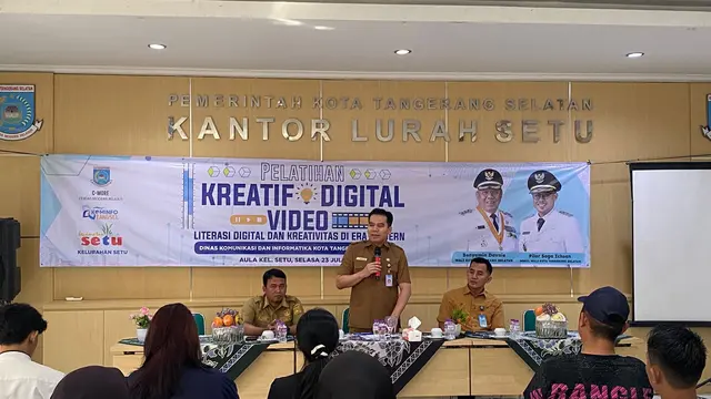 Wali Kota Tangerang Selatan Benyamin Davnie