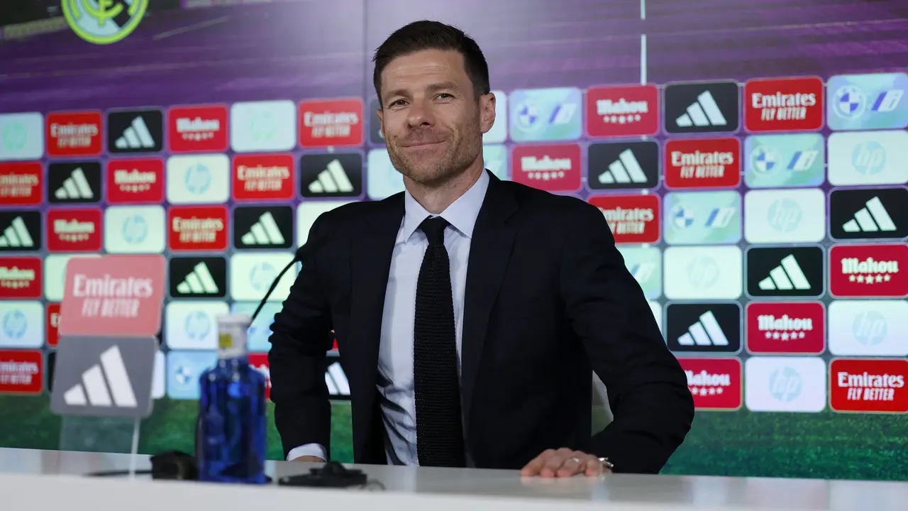 Foto: Memasuki Era Baru Real Madrid di Tangan Xabi Alonso, Beri Penghormatan untuk Don Carlo
