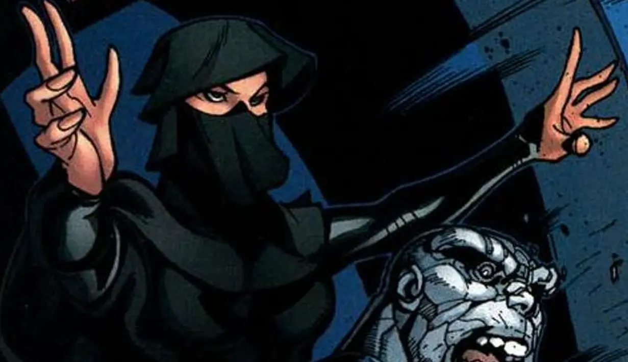 Soorayah Qadir adalah mutant dan menjadi anggota X-Men. Ia miliki kemampuan untuk mengubah dirinya menjadi pasir. (SuperheroPedia.xyz)