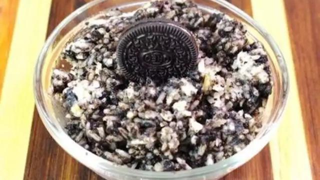 6 Potret Nasi dengan Lauk Camilan Ini Nyeleneh, Rasanya Bikin Penasaran