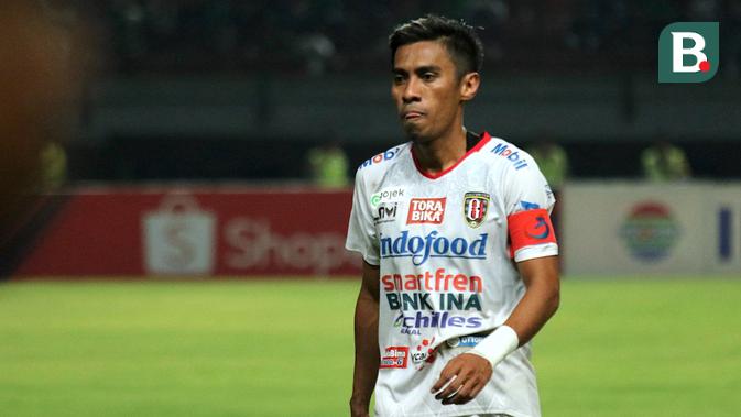 Fadil Sausu saat laga Persebaya Surabaya versus Bali United di Stadion Gelora Bung Tomo, Surabaya, Selasa (24/9/2019) malam. (Bola.com/Aditya Wany)