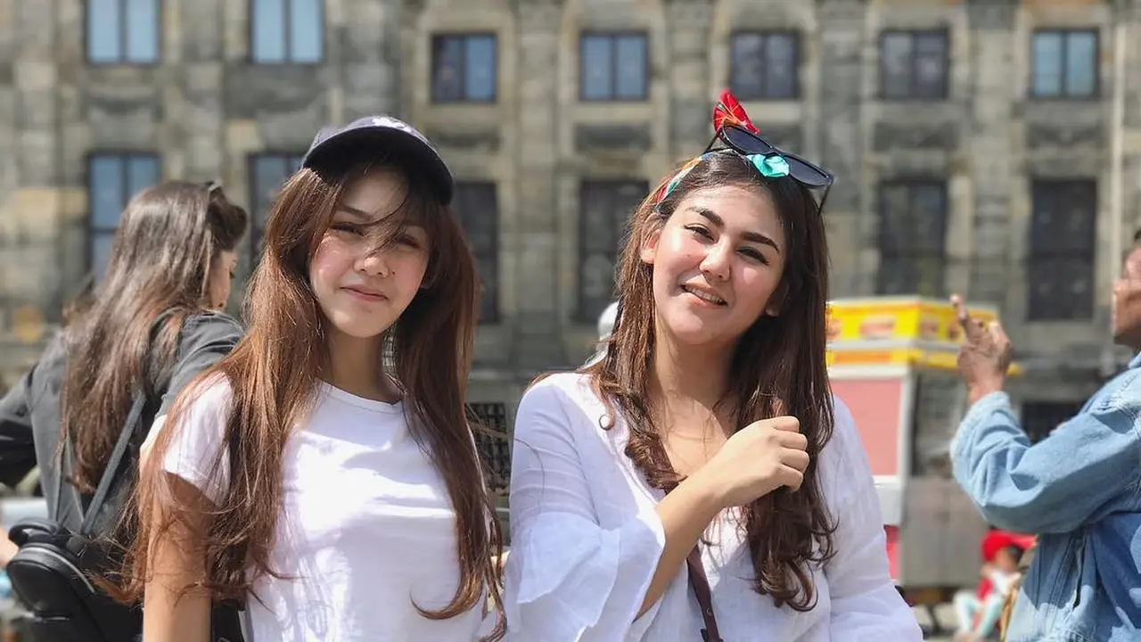 [Bintang]Vanesha Prescilla dan Sissy Priscillia