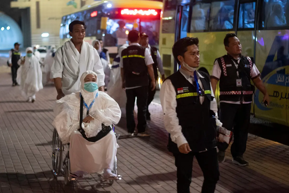 Jemaah akan langsung berihram dan berniat haji sejak dari hotel mereka masing-masing sebelum diberangkatkan ke Arafah, maka dengan begitu, maka praktis larangan-larangan ihram berlaku hingga para jemaah tersebut melakukan tahalul.