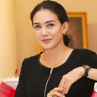 Pemain sinetron dan anggota DPR RI asal Garut, Indonesia