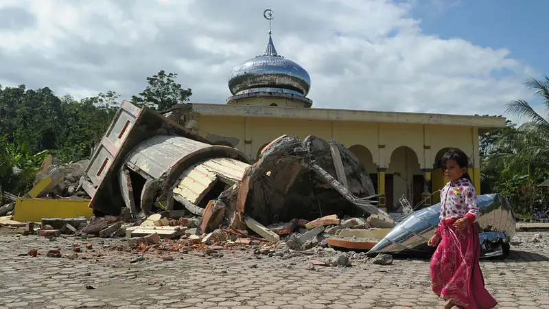 20161207- Kondisi Masjid di Aceh Usai Dihantam Gempa-Reuters-AFP Photo