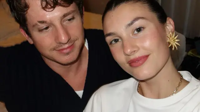 Potret Kebersamaan Charlie Puth dengan Brooke Sansone (Dok. Instagram @charlieputh)
