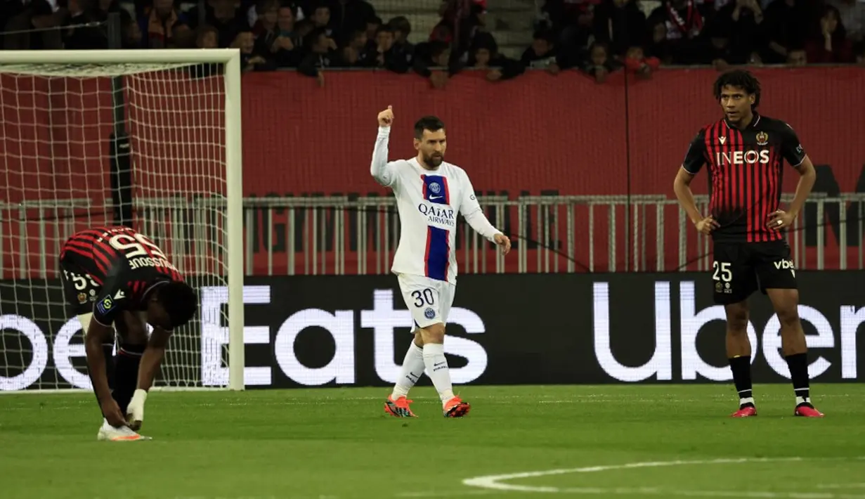 <p>Dalam pertandingan tersebut, PSG membawa pulang kemenangan 2-0 dari markas Nice. Messi berkontribusi atas dua gol Les Parisiens. (Valery HACHE/AFP)</p>