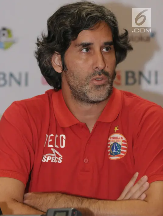 Pelatih Persija, Stefano Cugurra memberi keterangan jelang laga pembuka Liga 1 Indonesia 2018 melawan Persija di stadion GBK Jakarta, Kamis (22/3). Bhayangkara FC akan menjamu Persija, Jumat (23/3). (Liputan6.com/Helmi Fithriansyah)