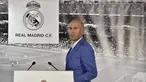 Legenda Real Madrid dan Prancis, Zinedine Zidane, terpilih sebagai pelatih baru Real Madrid menggantikan Rafael Benitez. Zidane hadir dalam konferensi pers pertamanya di Stadion Santiago Bernabeu, Madrid, (4/1/2016). (AFP/Gerard Julien)