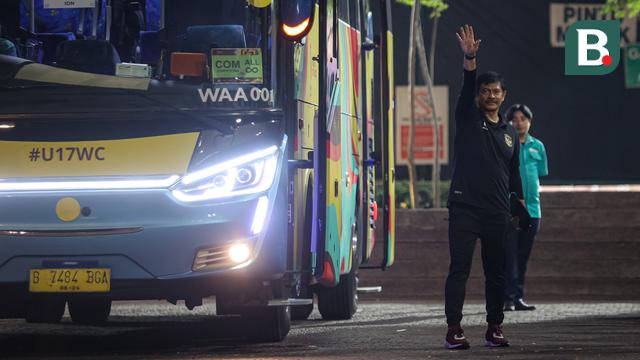 Foto: Lahap Latihan Selama Dua Jam, Timnas Indonesia U-17 Dapat Suntikan Semangat dari Warlok