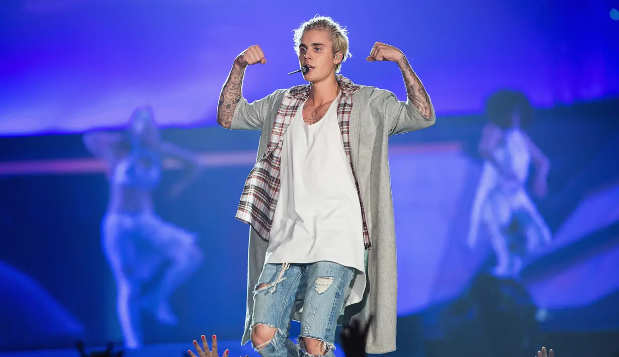 Justin Bieber telah menemukan tambatan hati baru. Mantan kekasih Selena Gomez ini sudah resmi berpacaran dengan Sofia Richie yang tak lain adalah putri musisi legendaris Lionel Richie. (AFP/Bintang.com)