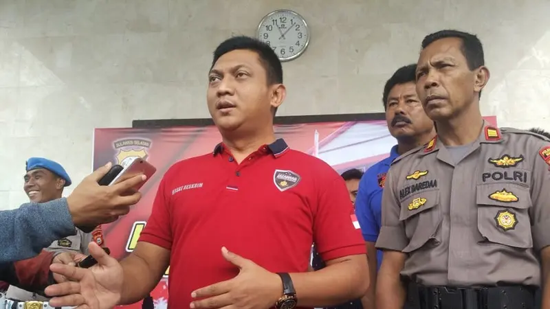 Polrestabes Makassar ungkap sindikat prostitusi online yang libatkan remaja cantik (Liputan6.com/ Eka Hakim)