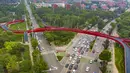 Foto dari udara menunjukkan bagian dari "jalur hijau" di Kota Tangshan, Provinsi Hebei, China utara (10/7/2020). Fase pertama dari proyek "jalur hijau" ini, yang meliputi delapan jembatan wisata dan menghubungkan beberapa taman kota, telah memasuki tahap operasional uji coba. (Xinhua/Yang Shiyao)