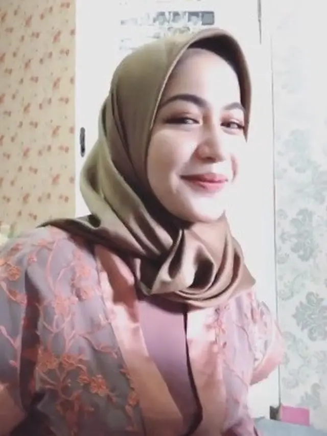 Tunggu Momongan, Ini Momen Syukuran 7 Bulanan Young Lex dan Eriska Keysha