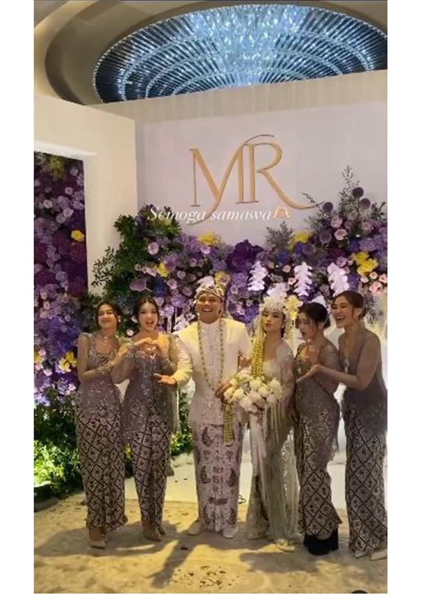 6 Potret Bridesmaid di Akad Nikah Mahalini dan Rizky Febian, Ada Aaliyah Massaid