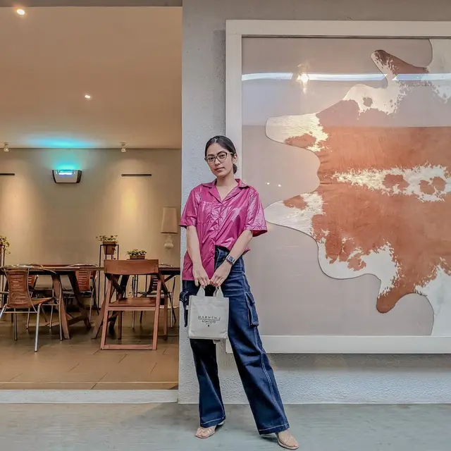 6 Potret Terbaru Gita Sucia, Pernah Bintangi Sinetron Anak Sekolahan