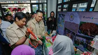 Menteri Koordinator Bidang Infrastruktur dan Pembangunan Kewilayahan, Agus Harimurti Yudhoyono, Menteri Pekerjaan dan Kawasan Perumahan (PKP), Maruarar Sirait, saat peresmian rusun di Kabupaten Bandung, Rabu (18/12/2024). (Dok. Pemkot Bandung).