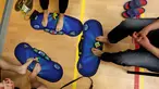 Peserta saat berlatih untuk memecahkan permainan rubik dengan kaki pada Kejuaraan Rubik Eropa  di Praha , Republik Ceko , (15/7). Kejuaraan ini memiliki 18 kategori termasuk memecahkan permainan rubik dengan menutup mata. (REUTERS / David W Cerny)