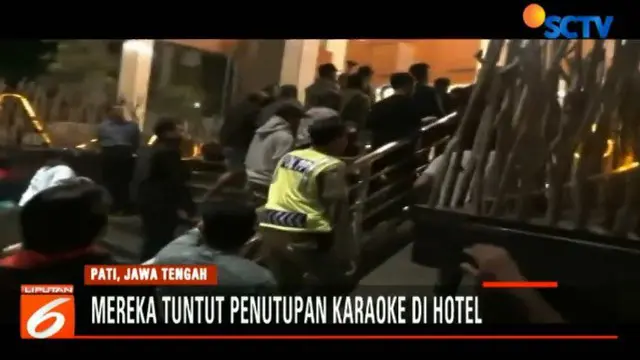Ratusan pemandu karaoke menuntut Pemkab Pati untuk menutup juga fasilitas karaoke di hotel milik Wakil Bupati pati.