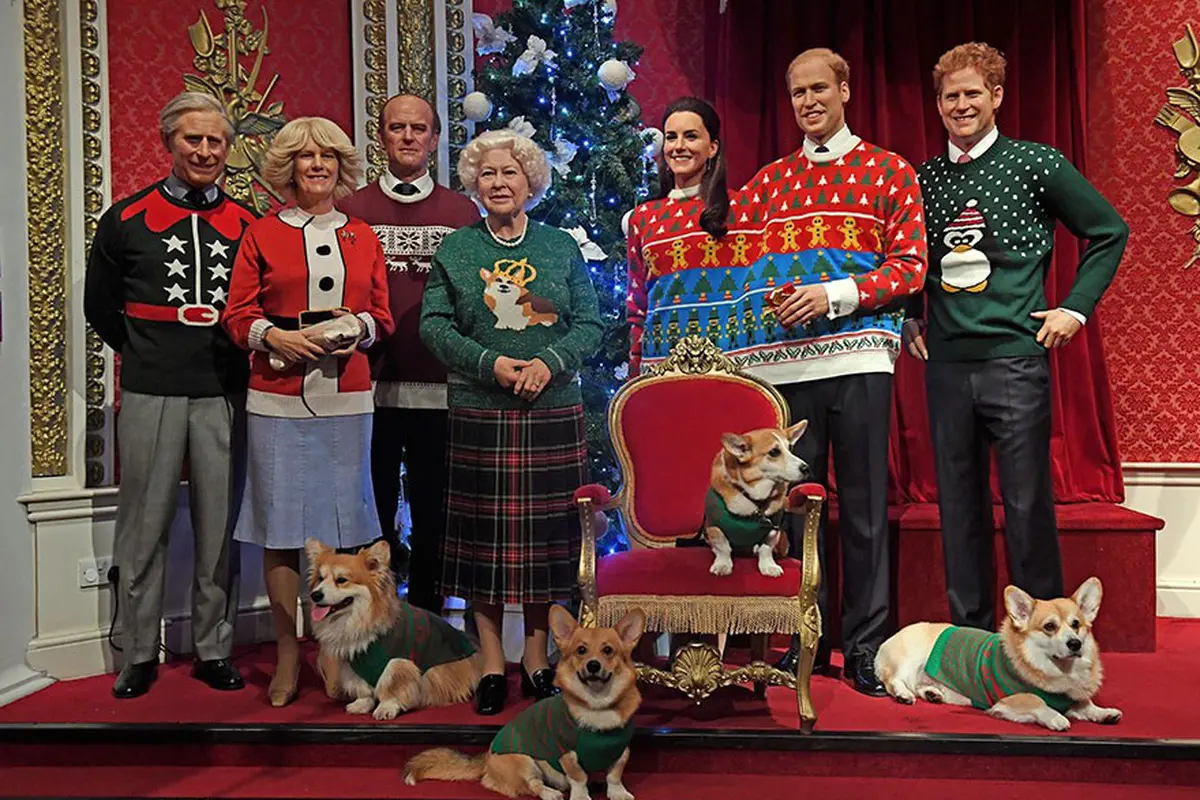 [Bintang] Edisi Natal, Keluarga Kerajaan Inggris Pakai Sweater Nggak Banget