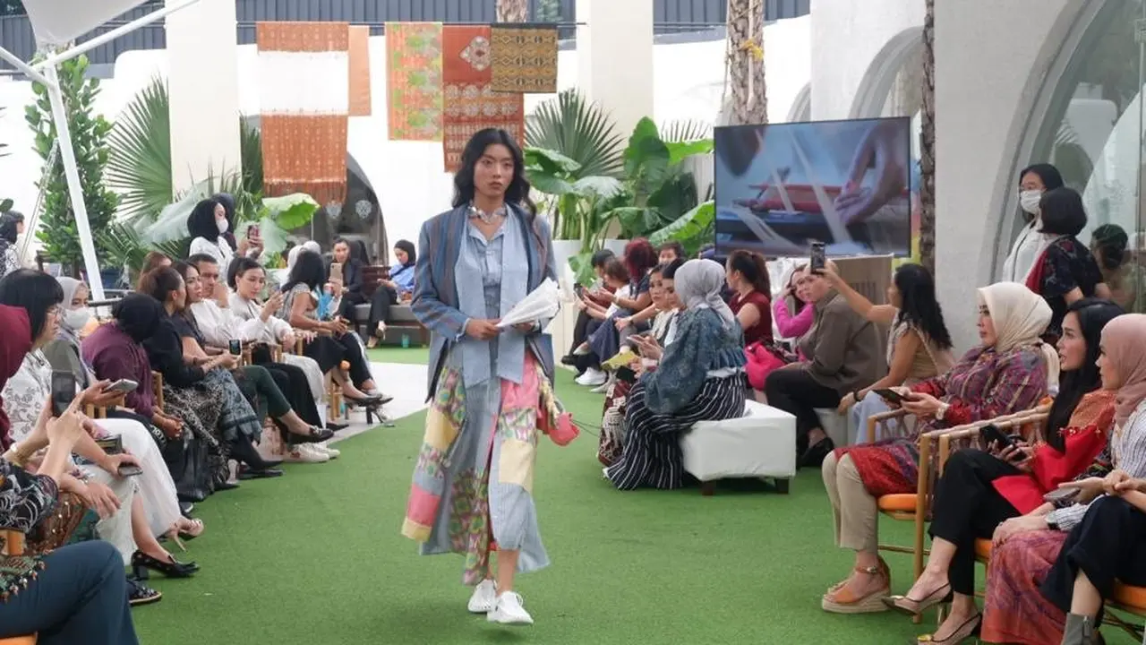 BRI dan Cita Tenun Indonesia Kolaborasi Garap Pameran ANTOLOGI di DION Senayan Park