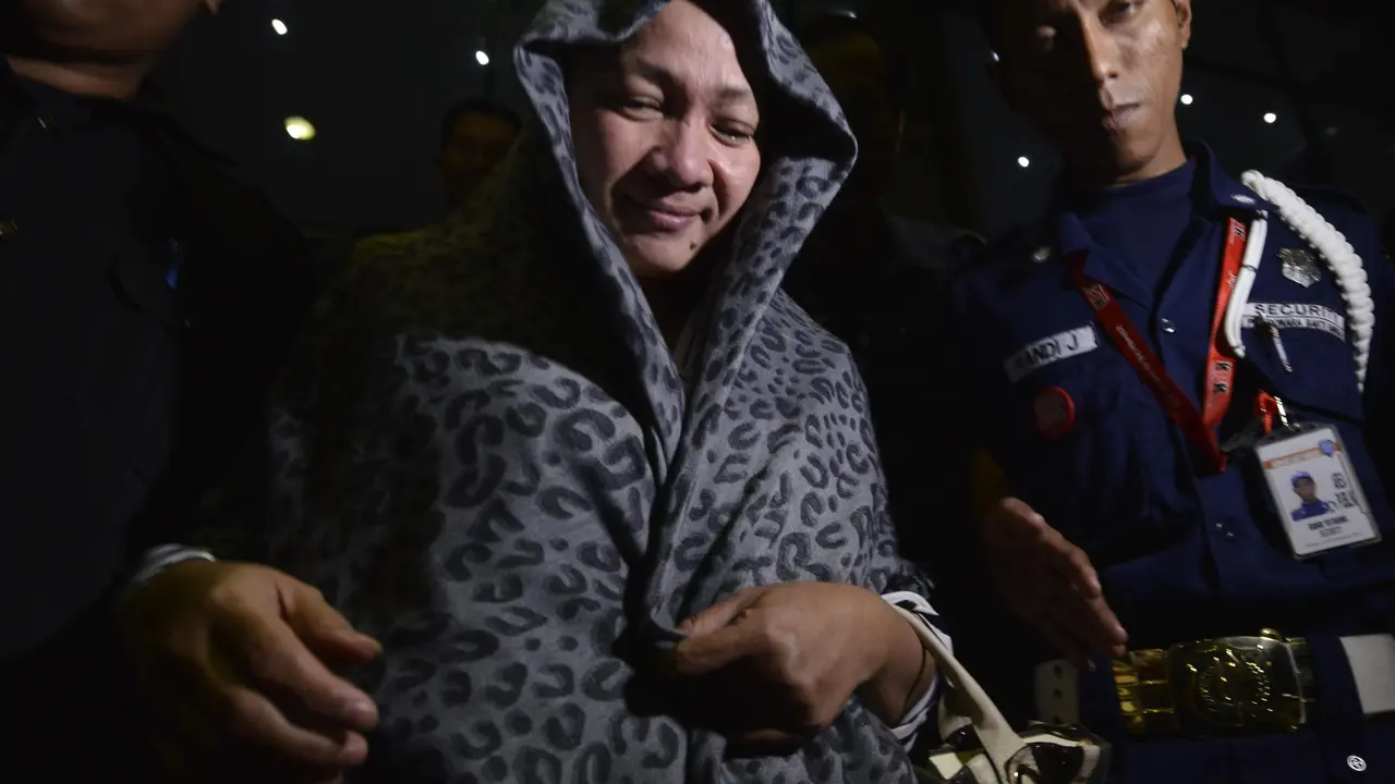 istri bupati karawang 