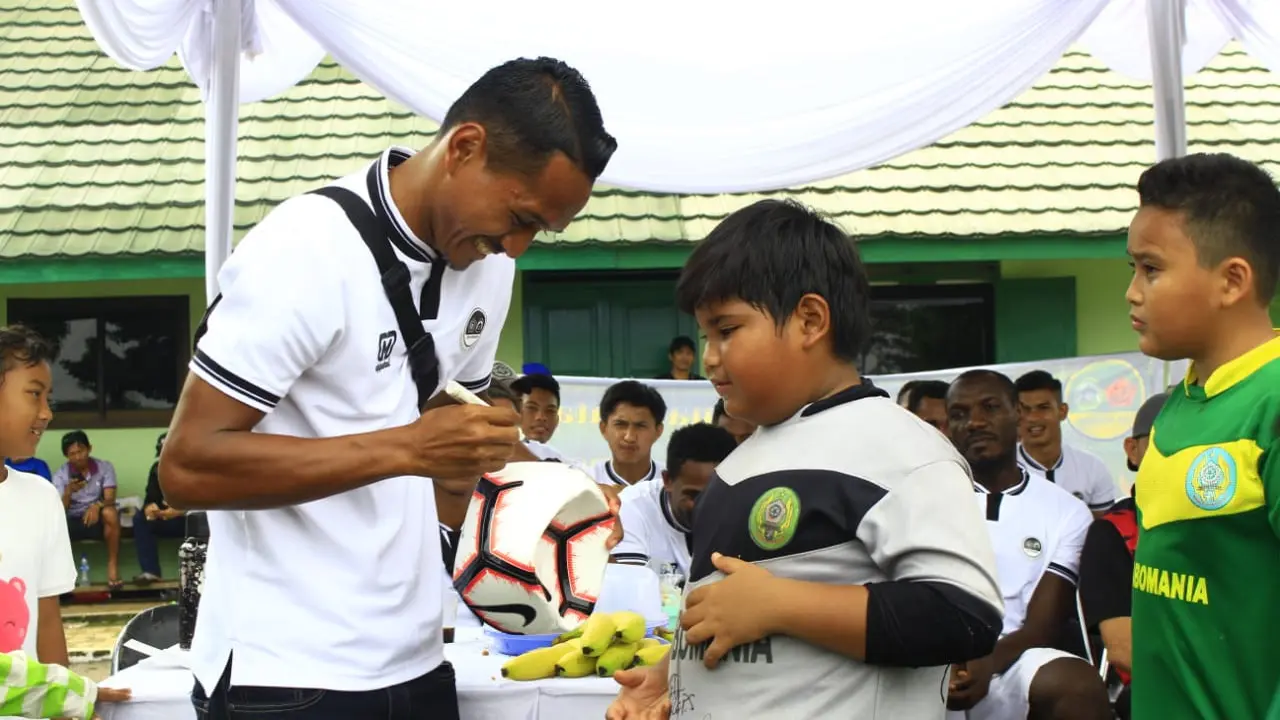 Abduh Lestaluhu, Tira-Persikabo