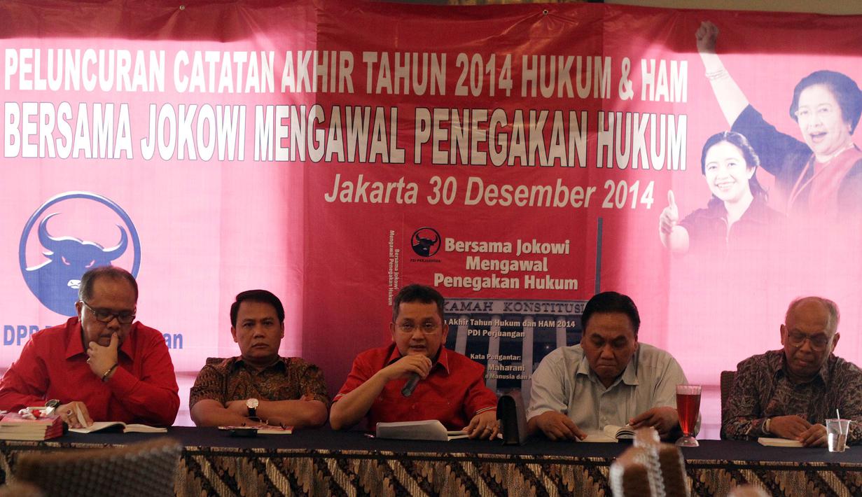  Jelang akhir tahun, PDI-Perjuangan menggelar konferensi pers, Jakarta, Selasa (30/12/2014). (Liputan6.com/Faizal Fanani)