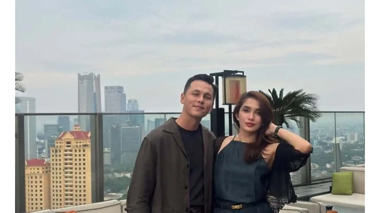6 Potret Perayaan Ultah Ussy Sulistiawaty ke-45, Intimate Bersama Keluarga