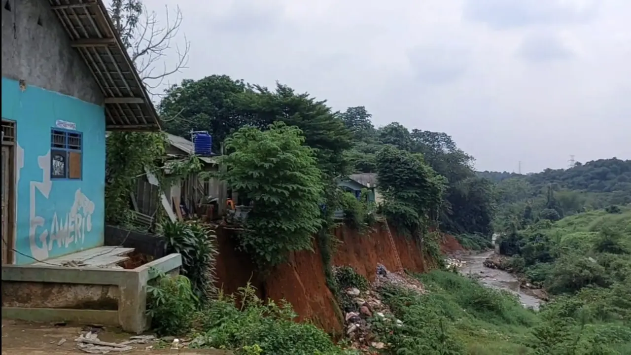 Lokasi longsor di RW2, Kelurahan Pasir Putih, Kecamatan Sawangan, Kota Depok.