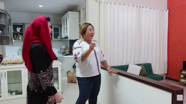 7 Foto-foto Dapur Baru Arumi Bachsin, Minimalis dan Serba Putih