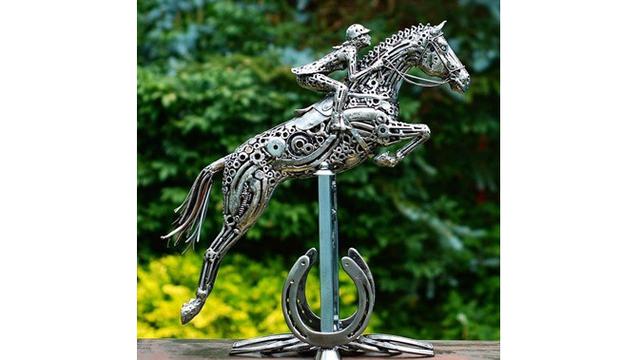 Pria Ini Buat Karya Seni Patung dari Barang Bekas Metal, 7 Hasilnya Mengagumkan