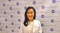 Olivia Ong, Founder Jakarta Aesthetic Clinic (JAC) sekaligus ahli estetik dan antipenuaan mampu membaca bentuk dan proporsi wajah pasien. (Liputan6.com/Fitri Haryanti Harsono)